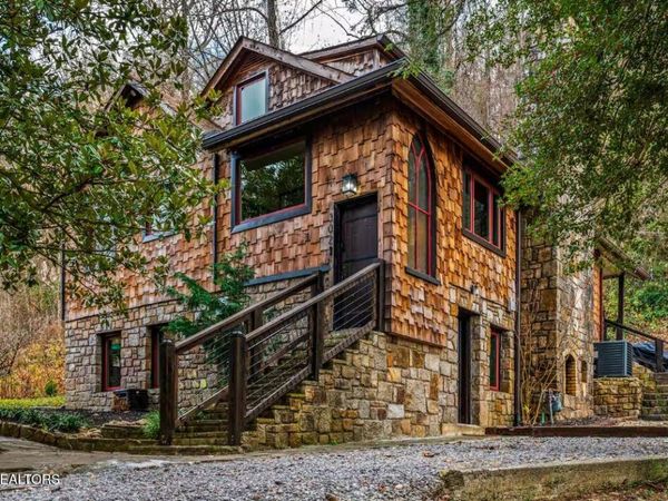 302 Newman Rd, Gatlinburg, TN 37738