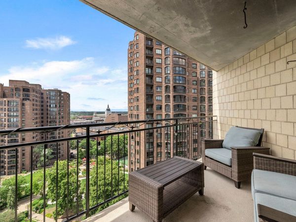 1225 Lasalle Avenue, Unit 1502, Minneapolis, MN 55403