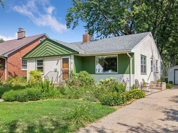 1634 Victoria Street N, Saint Paul, MN 55117