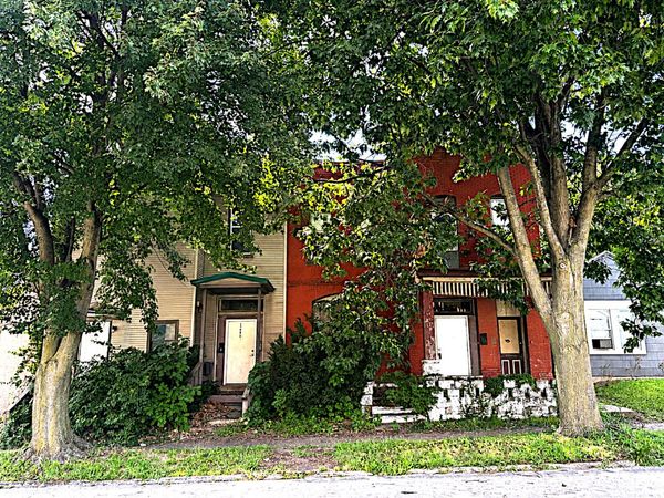 132-134 S 12th Street, Quincy, IL 62301