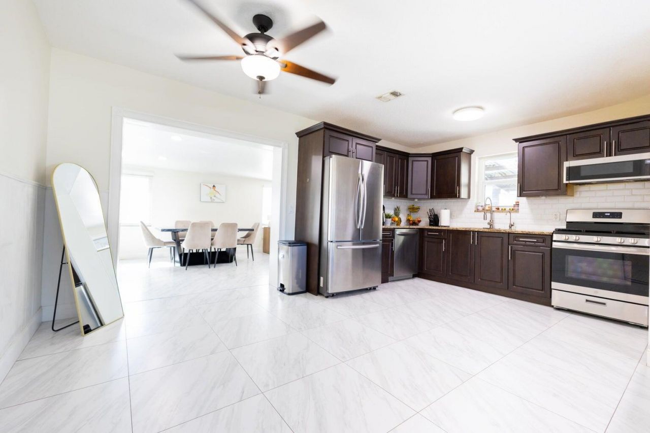 5763 Purdy Lane, West Palm Beach, FL 33415 Photo
