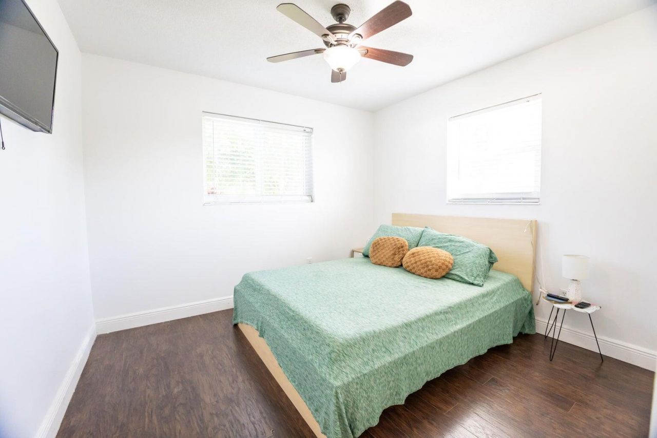 5763 Purdy Lane, West Palm Beach, FL 33415 Photo