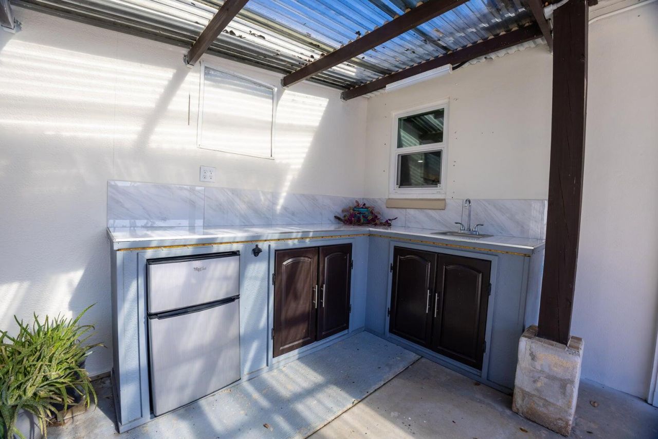 5763 Purdy Lane, West Palm Beach, FL 33415 Photo