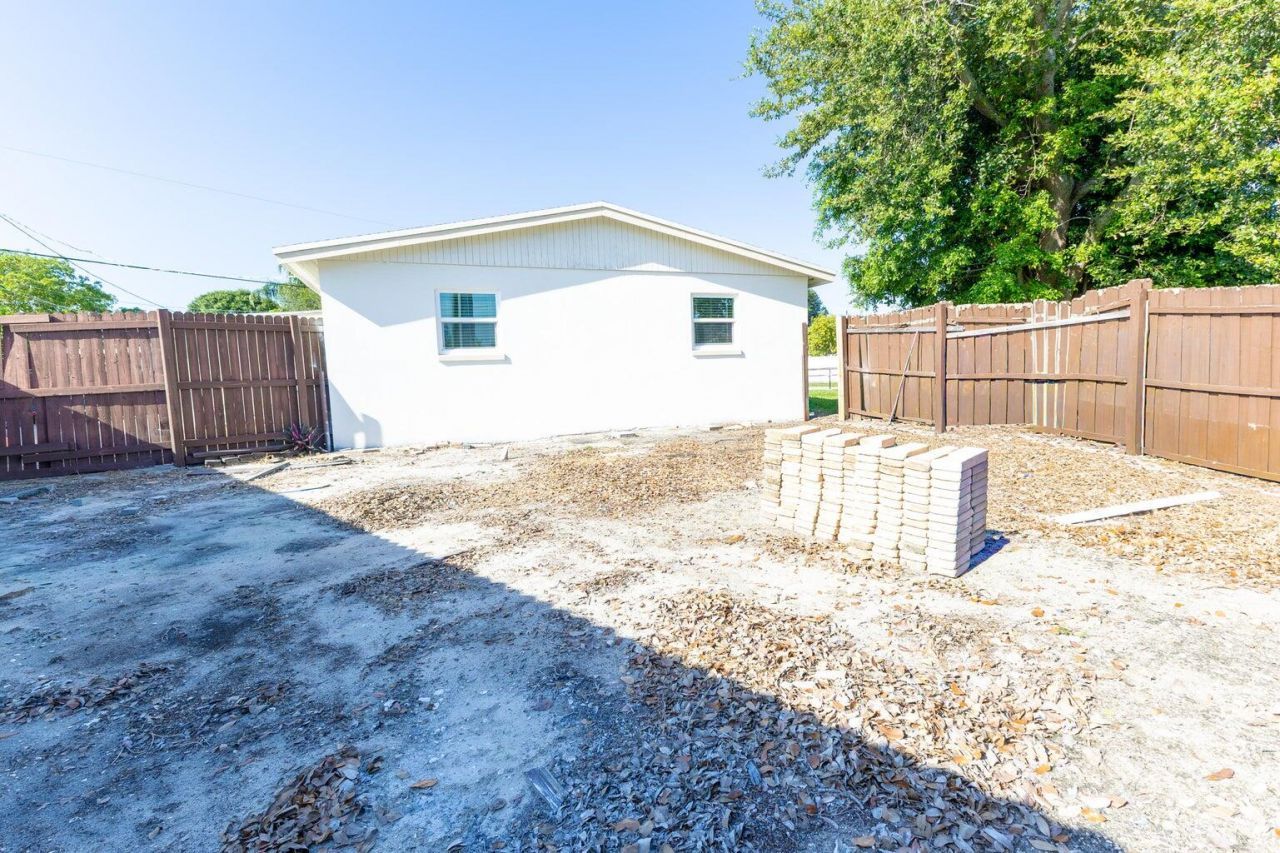 5763 Purdy Lane, West Palm Beach, FL 33415 Photo