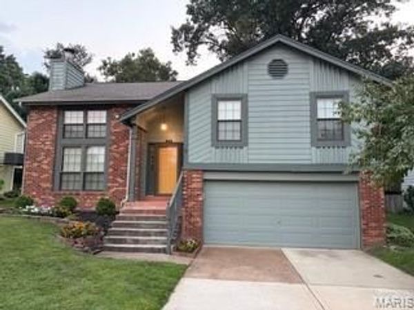 843 Reindeer Drive , Manchester, MO 63021
