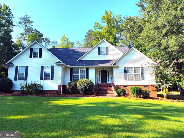 302 W Lakeview Drive NE, Milledgeville, GA 31061