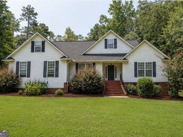 302 W Lakeview Drive NE, Milledgeville, GA 31061