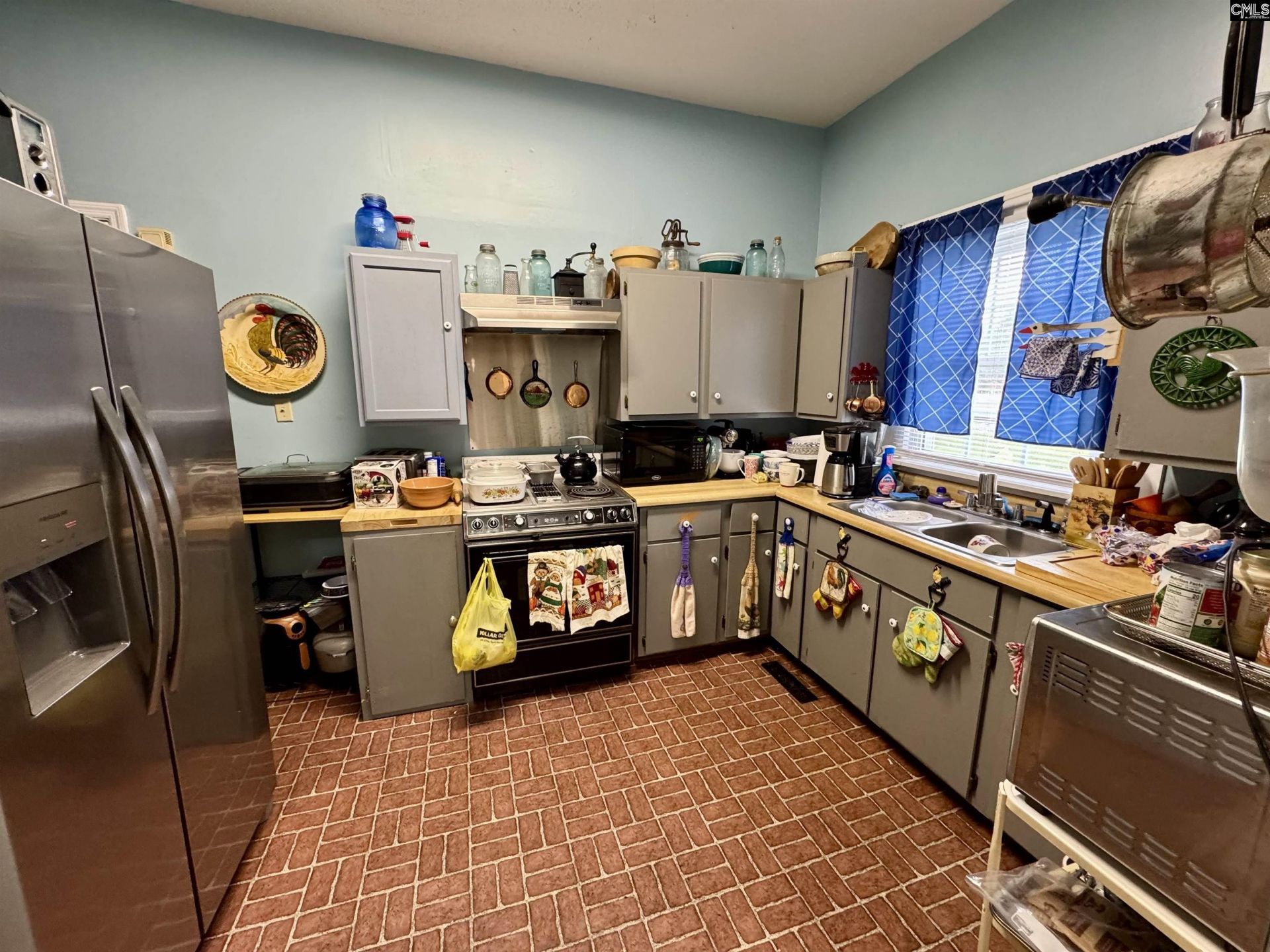 200 Watson Street  Photo 4