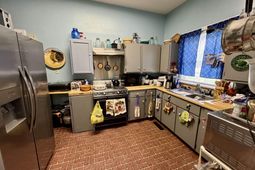 200 Watson Street  photo 4