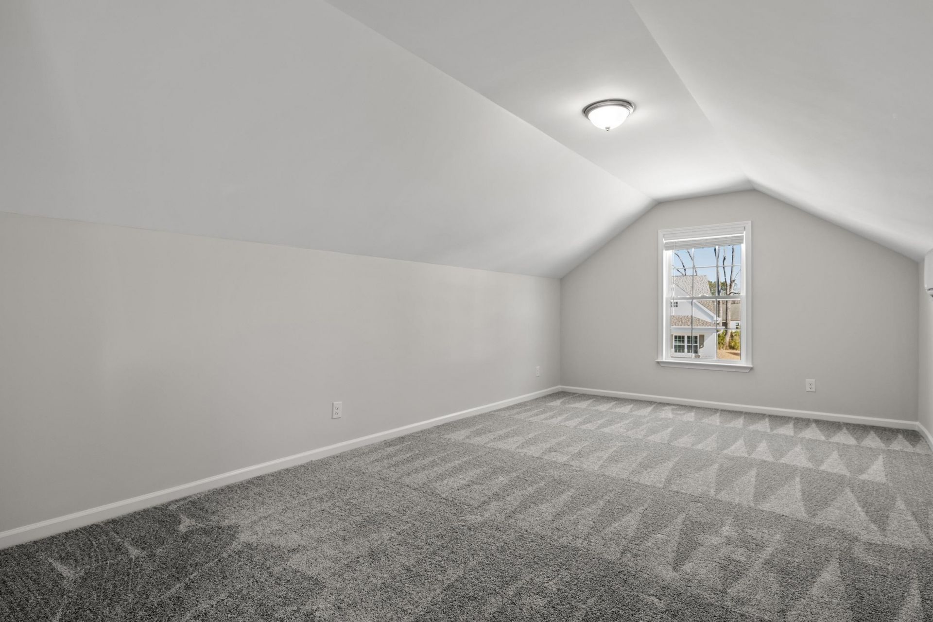 1054 Dogwood St. Photo 15