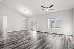 1054 Dogwood St. photo 4