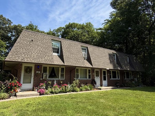 18 Woodcrest, Unit 19, Burlington, CT 06013