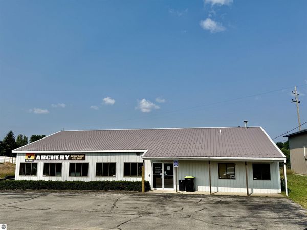 1788 M-37 N, Traverse City, MI 49685