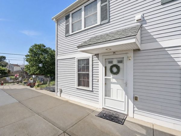 166 Pinehurst Ave, Unit 17, Swansea, MA 02777