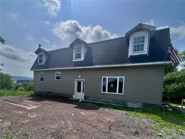 5804 West Road, Munnsville, NY 13409