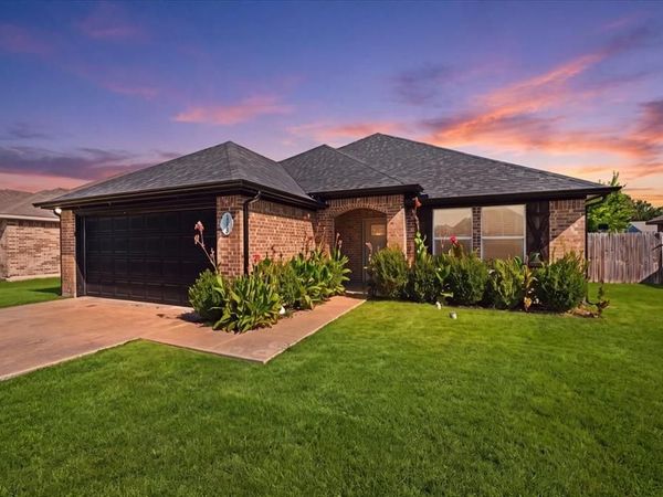 113 Halifax Circle, Palmer, TX 75152