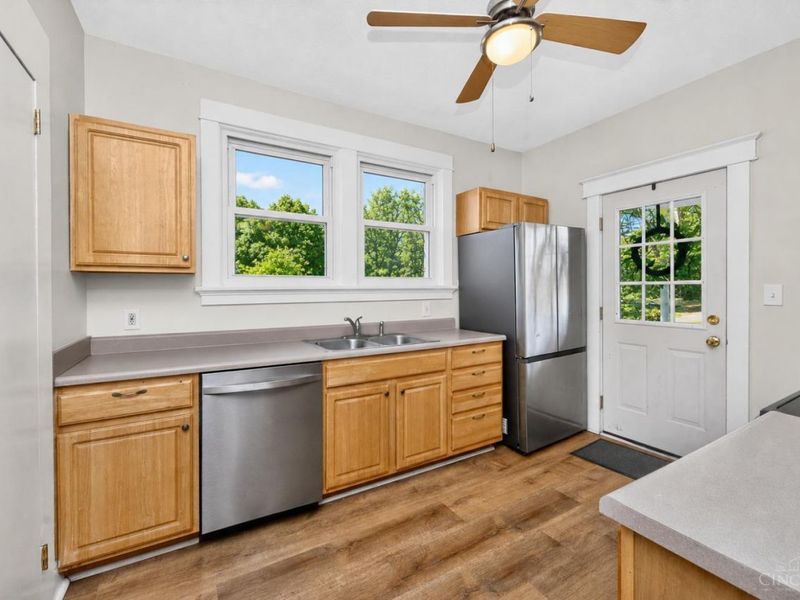 1007 W Loveland Avenue, Loveland, OH 45140 Photo 11