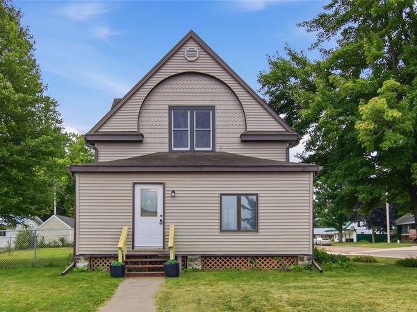 810 E La Salle Avenue, Barron, WI 54812