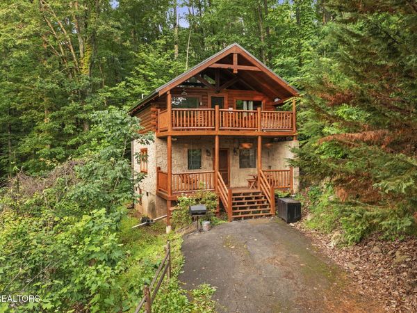 1868 Orchard Dr , Sevierville, TN 37876