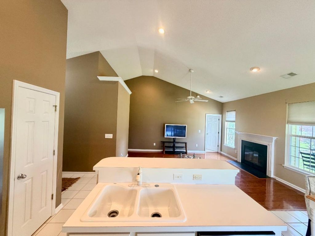 121 Cabrill Drive Photo 17