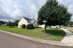 121 Cabrill Drive photo 4