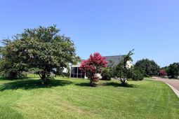 121 Cabrill Drive photo 4