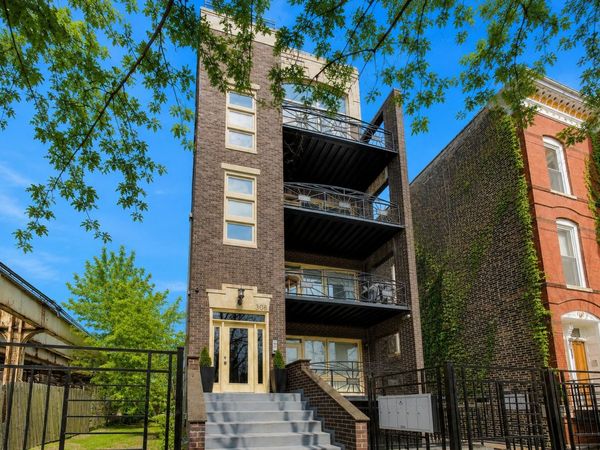 308 W Evergreen Avenue , Unit 2, Chicago, IL 60610