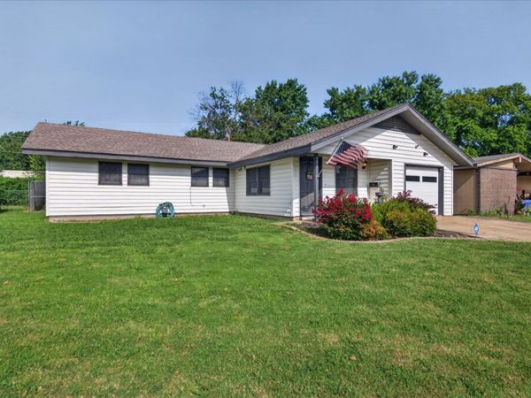 107 Mockingbird , Bartlesville, OK 74003