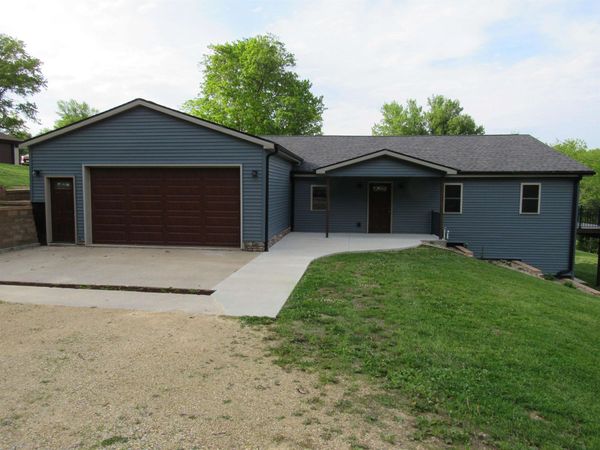 10104 Cedar Street, Bernard, IA 52032