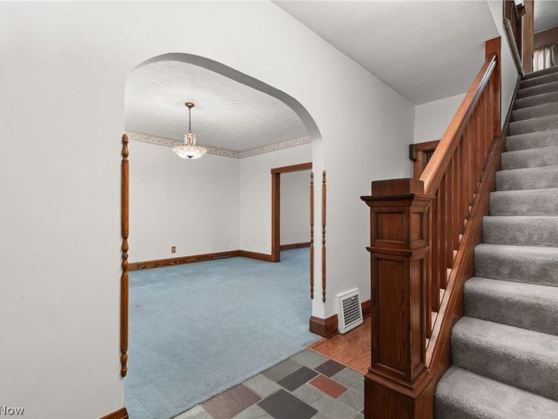 605 Delaware Street, Martins Ferry, OH 43935 Photo 6