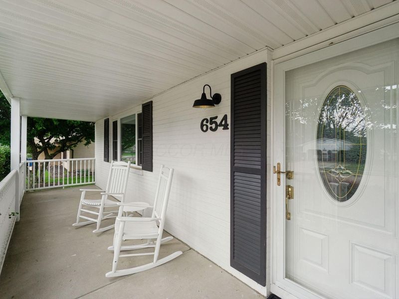 654 Jonsol Court, Columbus, OH 43230 Photo 3