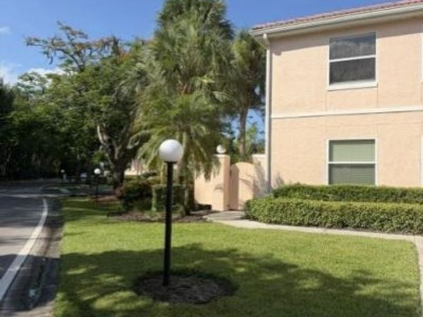 628 Woodshire LN , Unit G12, NAPLES, FL 34105