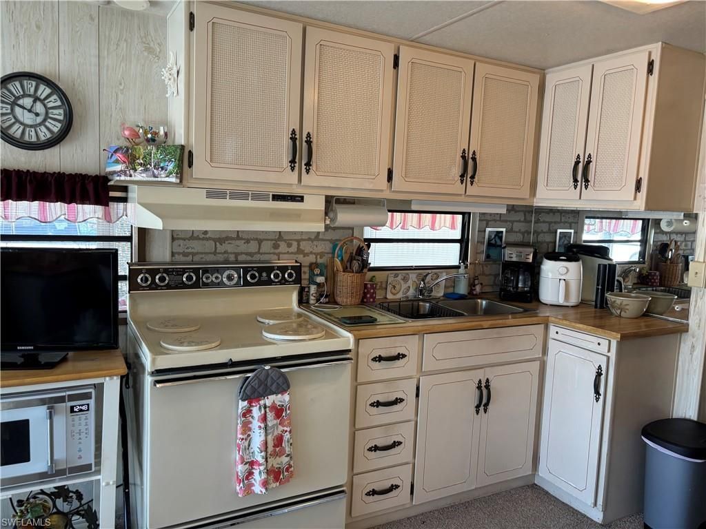 9 Jade Dr , Naples, FL 34114 Photo