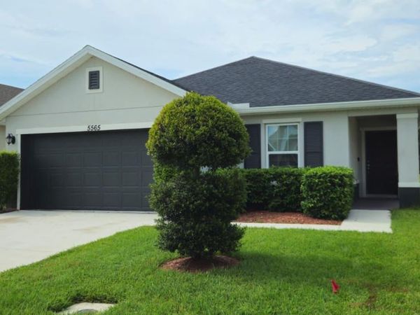 5565 NW Pine Trail Circle, Port St. Lucie, FL 34983