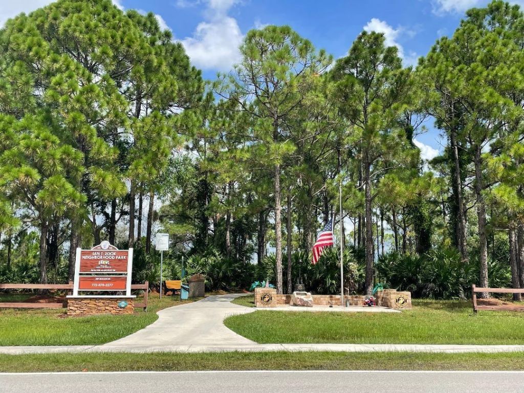 5565 NW Pine Trail Circle, Port Saint Lucie, FL 34983 Photo