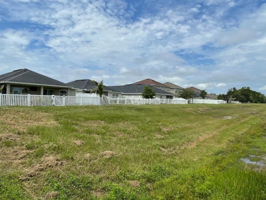 5565 NW Pine Trail Circle, Port Saint Lucie, FL 34983 Photo