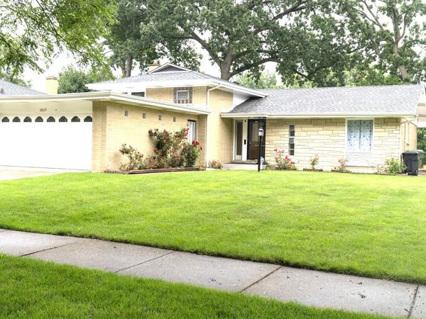 10025 Bronx Avenue , Skokie, IL 60077