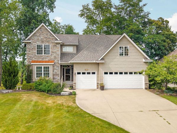 8243 Heathertree Lane, Brighton, MI 48116