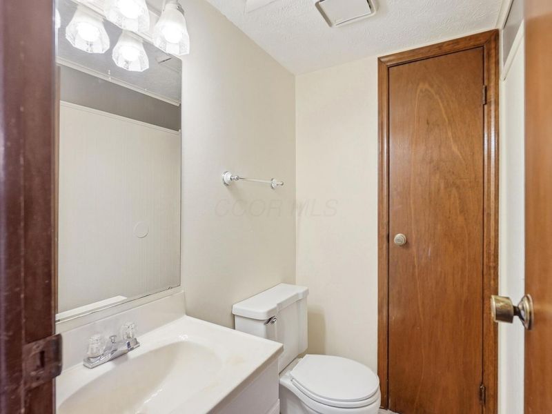 501 Clairbrook Avenue , Unit JG8, Columbus, OH 43228 Photo 14