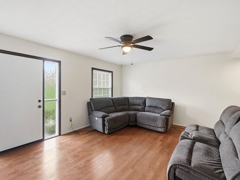 501 Clairbrook Avenue , Unit JG8, Columbus, OH 43228 Photo 4
