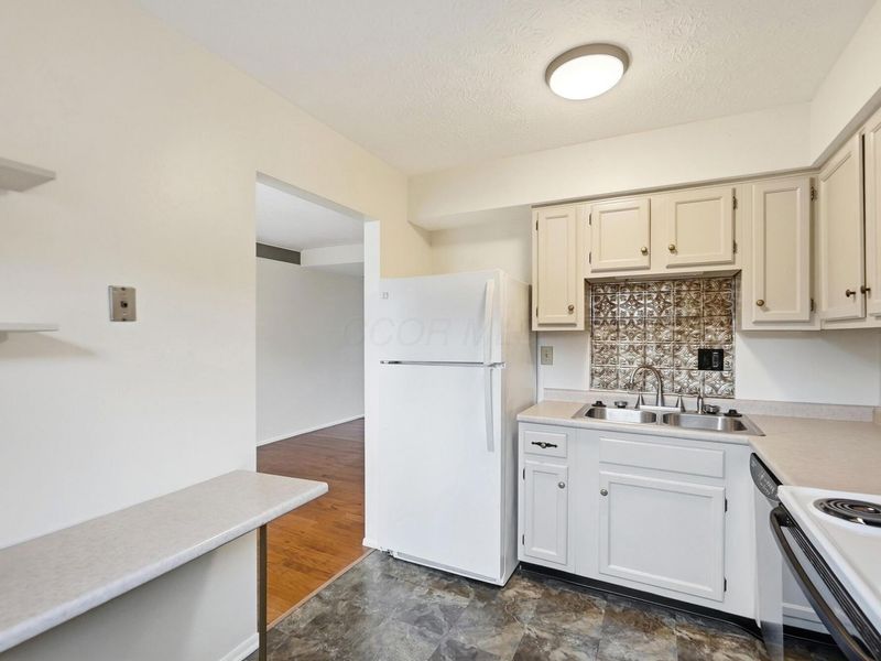 501 Clairbrook Avenue , Unit JG8, Columbus, OH 43228 Photo 9