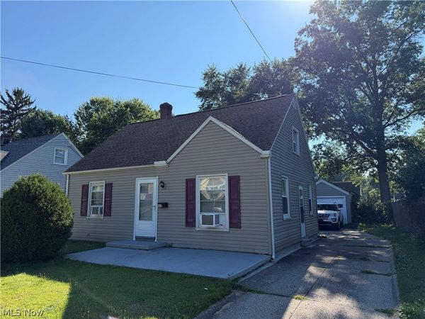 866 Chinook Avenue , Akron, OH 44305