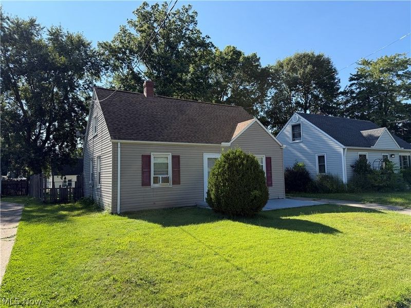 866 Chinook Avenue, Akron, OH 44305 Photo 2
