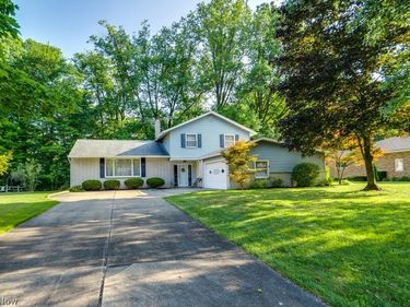 6745 Westview Drive, Brecksville, OH 44141