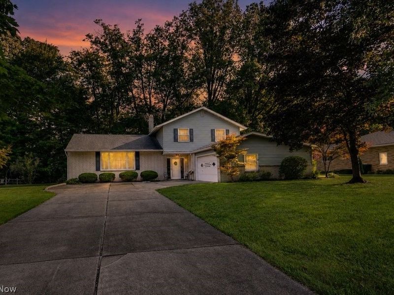 6745 Westview Drive, Brecksville, OH 44141 Photo 2