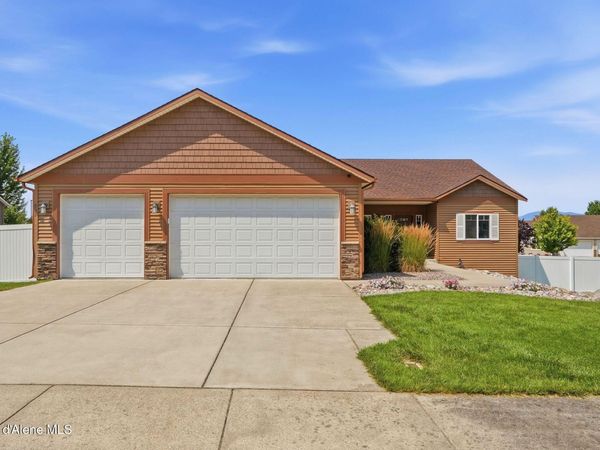 891 N Harlequin DR, Post Falls, ID 83854