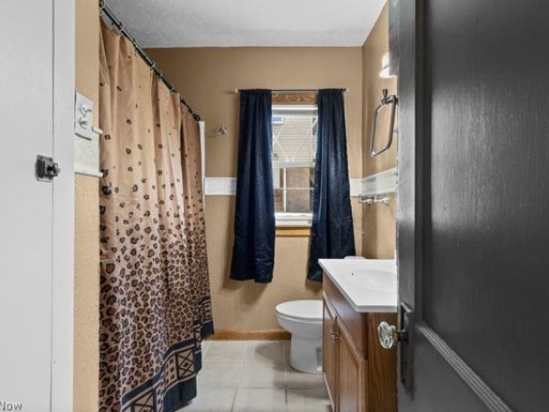 567 W 44th Street, Shadyside, OH 43947 Photo 9
