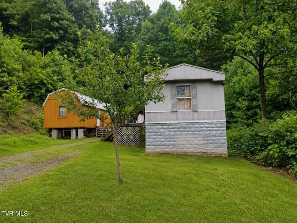 178 Tiv Counts Lane, Clinchco, VA 24226