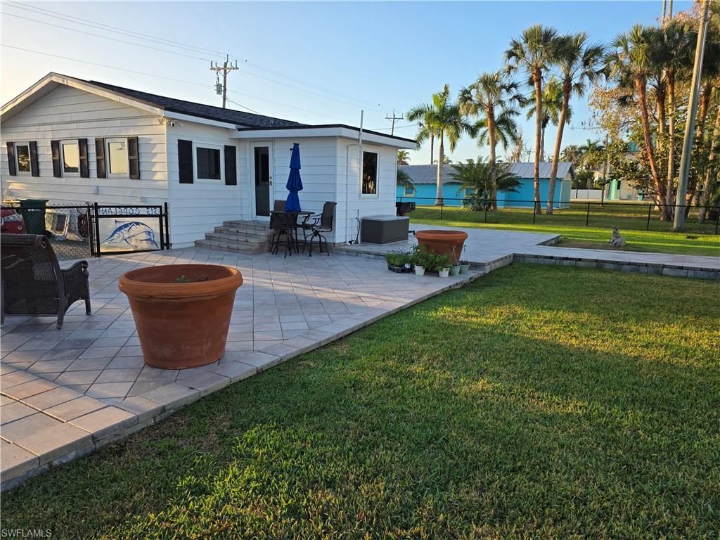 313 Copeland Ave N, Everglades City, FL 34139 Photo