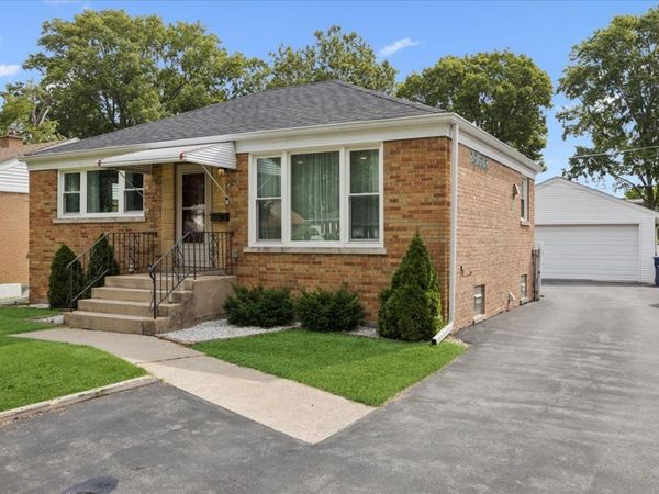 1527 N Wolf Road , Berkeley, IL 60163